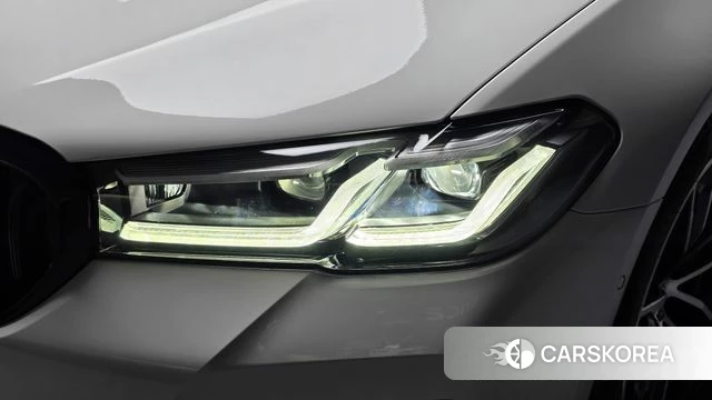 BMW 5 Series (G30) id 5021931 из Кореи 14