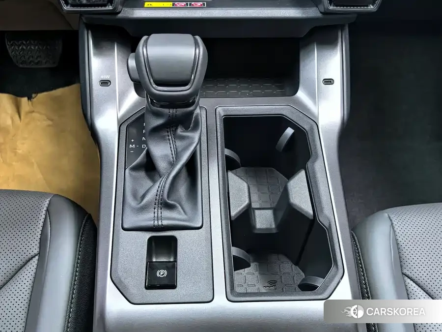 Новый Toyota RAV4 2026 Черный из Китая, фото 4