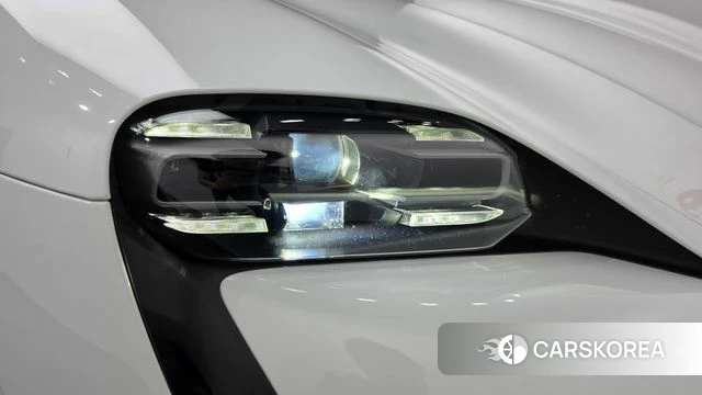 Porsche Taycan id 4905033 из Кореи 14