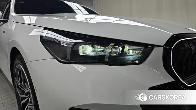 BMW 5 Series (G60) id 5045750 из Кореи 14