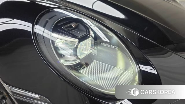 Porsche 911(992) id 4998200 из Кореи 14