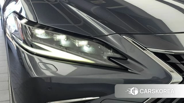Lexus ES300h 7th generation id 4936377 из Кореи 14
