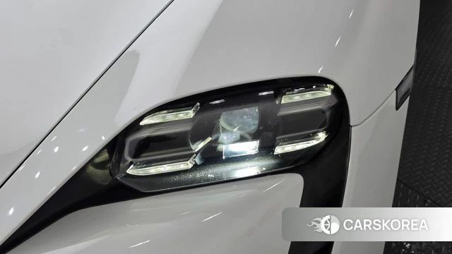 Porsche Taycan id 5027690 из Кореи 14