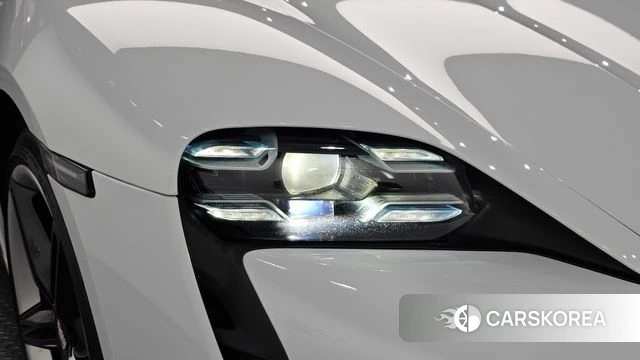 Porsche Taycan id 4987280 из Кореи 14