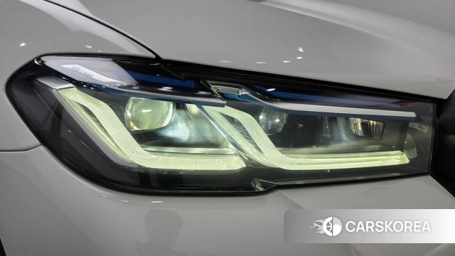 BMW 5 Series (G30) id 5017622 из Кореи 14