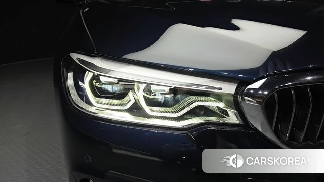 BMW 5 Series (G30) id 4983182 из Кореи 14