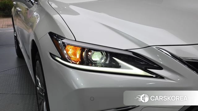Lexus ES300h 7th generation id 5033014 из Кореи 14
