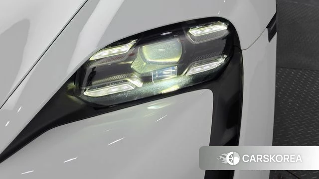 Porsche Taycan id 4942777 из Кореи 14