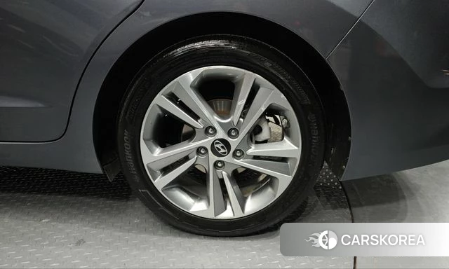 Hyundai Avante AD id 5024068 из Кореи 14