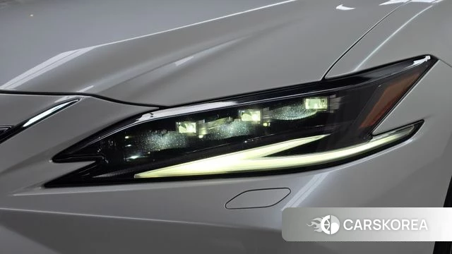 Lexus ES300h 7th generation id 4996119 из Кореи 14