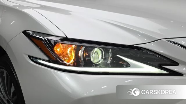 Lexus ES300h 7th generation id 5047503 из Кореи 14