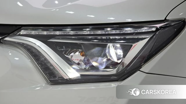 Toyota RAV4 id 5029494 из Кореи 14