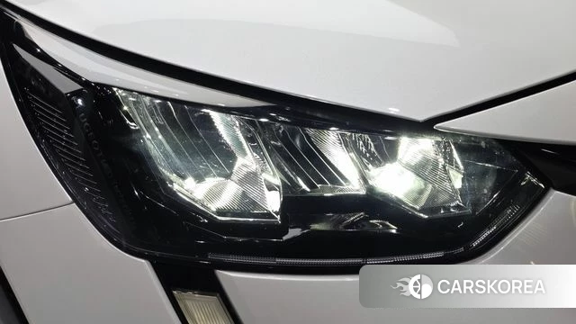 Peugeot e-208 second Generation id 5040119 из Кореи 14