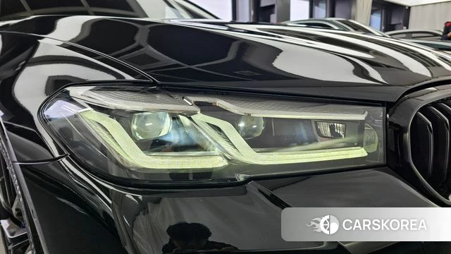 BMW 5 Series (G30) id 5034609 из Кореи 14