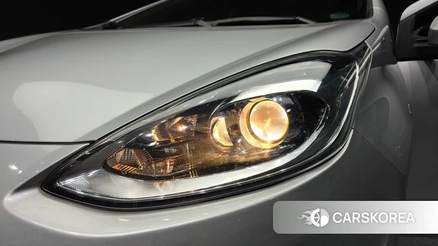 Toyota Prius C id 4967855 из Кореи 14