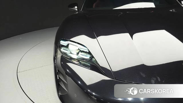 Porsche Taycan id 4959379 из Кореи 14
