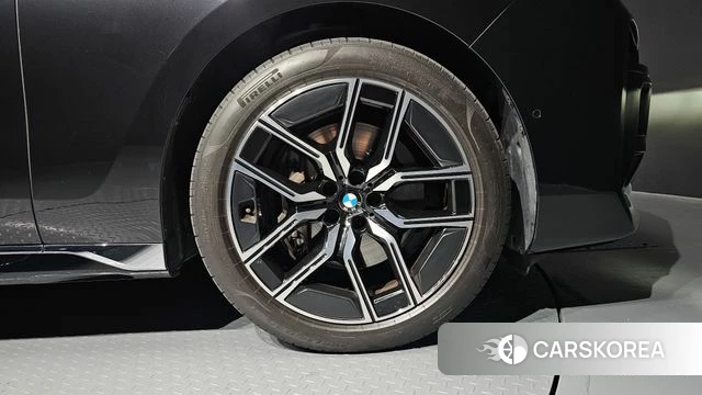 BMW 7 Series (G70) id 4985879 из Кореи 14