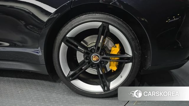 Porsche Taycan id 4982261 из Кореи 14