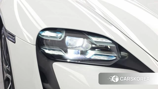 Porsche Taycan id 4966577 из Кореи 14