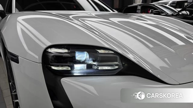 Porsche Taycan id 4985678 из Кореи 14
