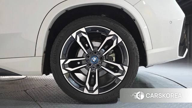 BMW iX1 (U11) id 5052296 из Кореи 14