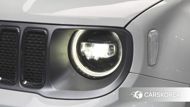 Jeep Renegade id 4992688 из Кореи 14
