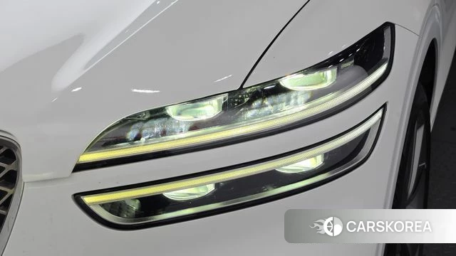 Genesis GV70 id 4958299 из Кореи 14