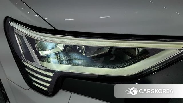 Audi Q8 e-Tron (GE) id 4904434 из Кореи 14