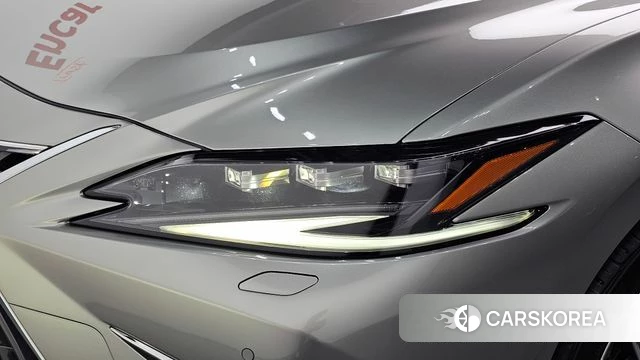 Lexus ES300h 7th generation id 5045993 из Кореи 14