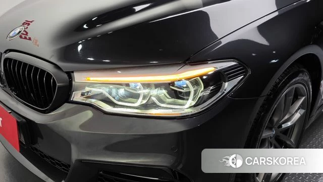 BMW 5 Series (G30) id 4967885 из Кореи 14