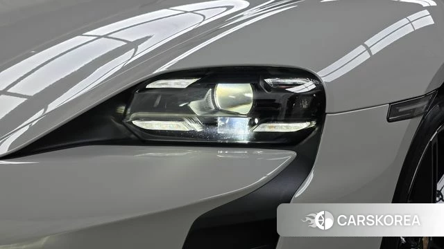 Porsche Taycan id 4965570 из Кореи 14