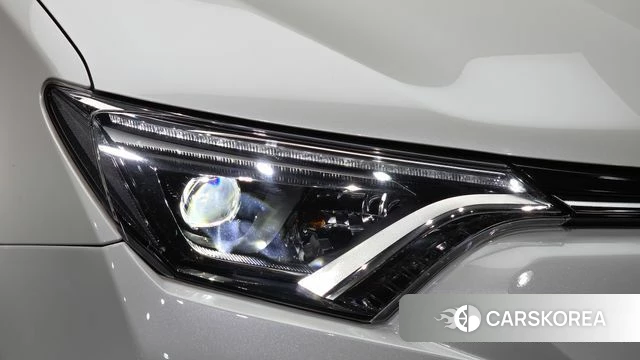 Toyota RAV4 id 5023976 из Кореи 14