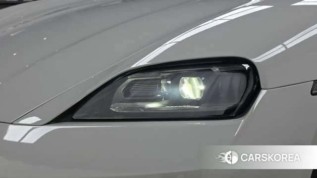 Porsche Taycan id 4757237 из Кореи 14