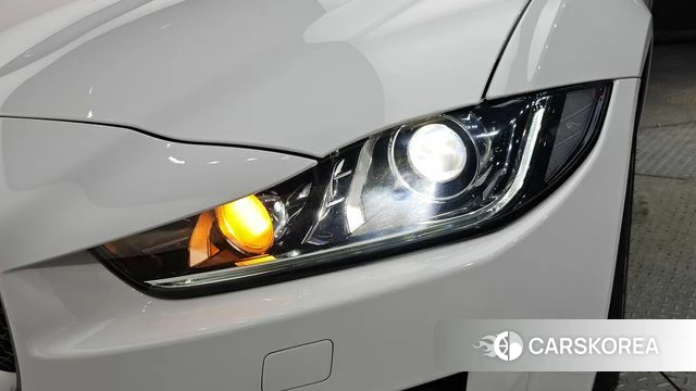Jaguar XE id 4759929 из Кореи 14