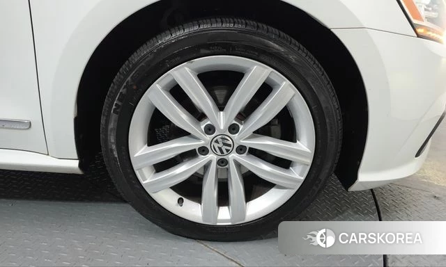 Volkswagen The New Passat id 5048517 из Кореи 14