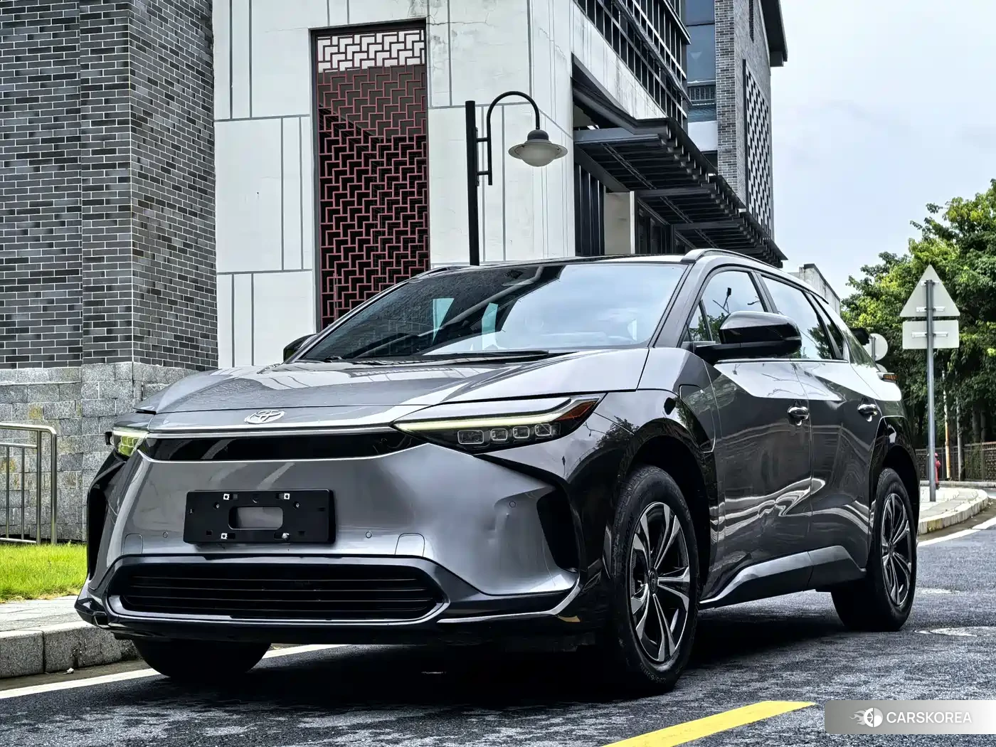 Toyota bZ4X id 4599732 из Китая 15