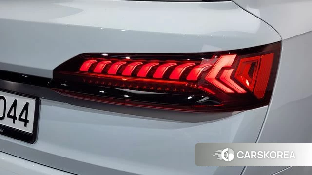 Audi SQ7 (4M) id 4898236 из Кореи 15