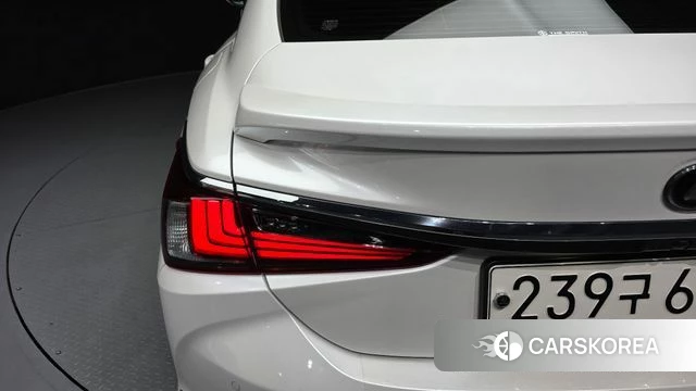 Lexus ES300h 7th generation id 4934655 из Кореи 15