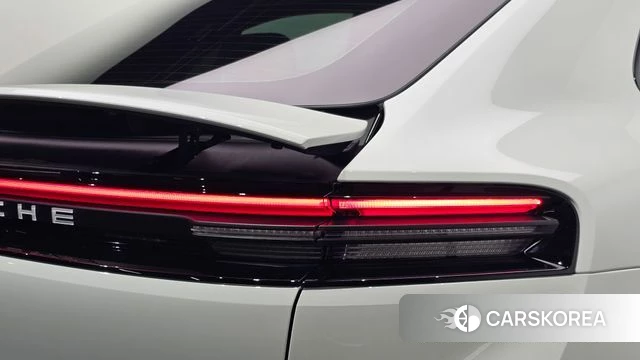 Porsche Makan EV id 4879580 из Кореи 15