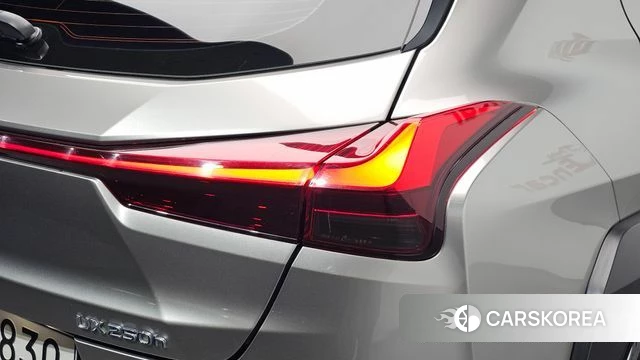 Lexus UX250h id 4987811 из Кореи 15