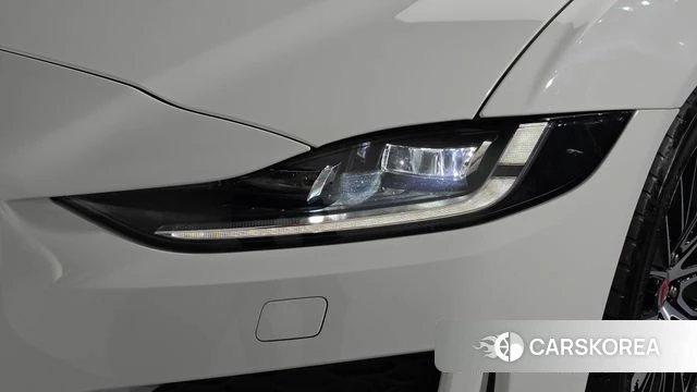 Jaguar XE id 4992603 из Кореи 15