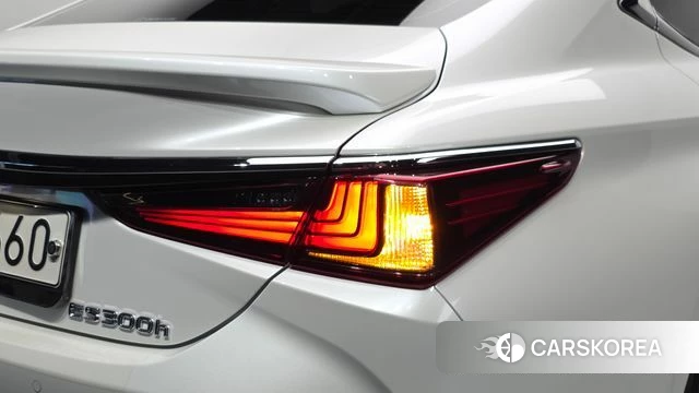 Lexus ES300h 7th generation id 5047503 из Кореи 15