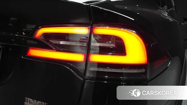 Tesla Model X id 4928796 из Кореи 15