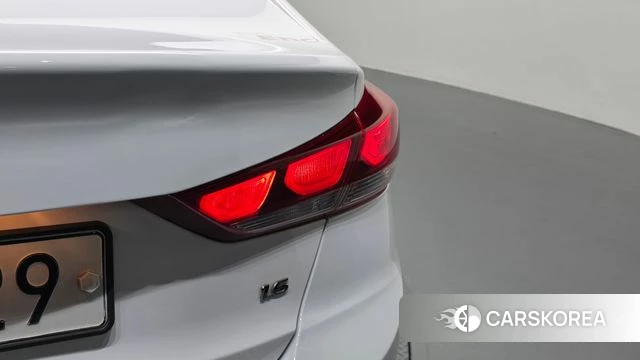 Hyundai Avante AD id 4998773 из Кореи 15