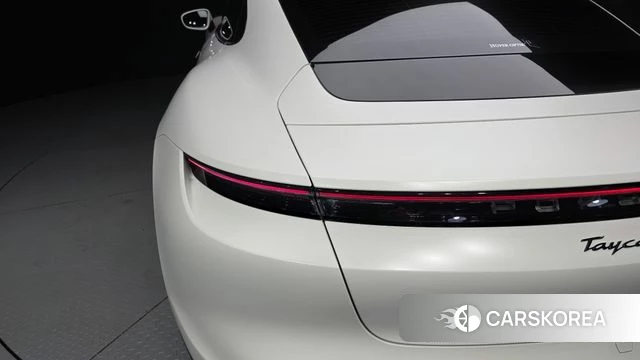 Porsche Taycan id 4958738 из Кореи 15