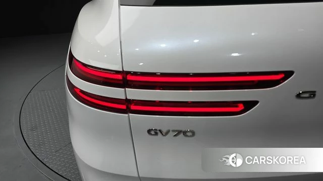 Genesis GV70 id 5001467 из Кореи 15