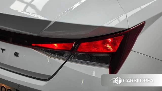 Hyundai Avante Hybrid (CN7) id 5027577 из Кореи 15