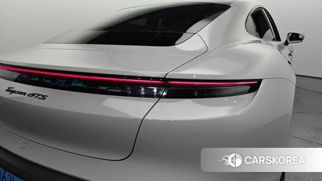 Porsche Taycan id 4778647 из Кореи 15