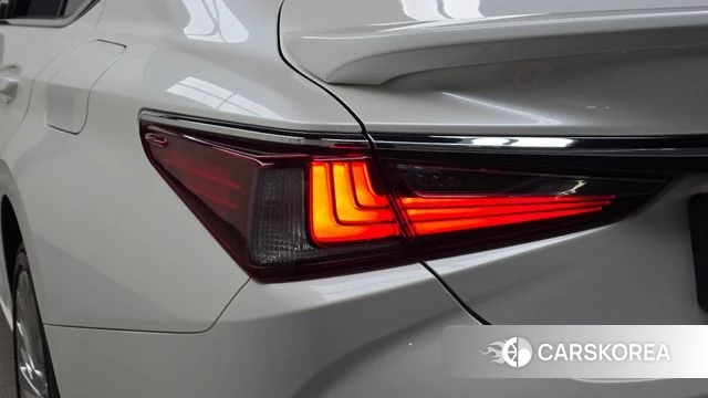 Lexus ES300h 7th generation id 4996119 из Кореи 15