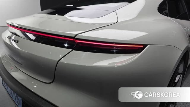 Porsche Taycan id 4957285 из Кореи 15